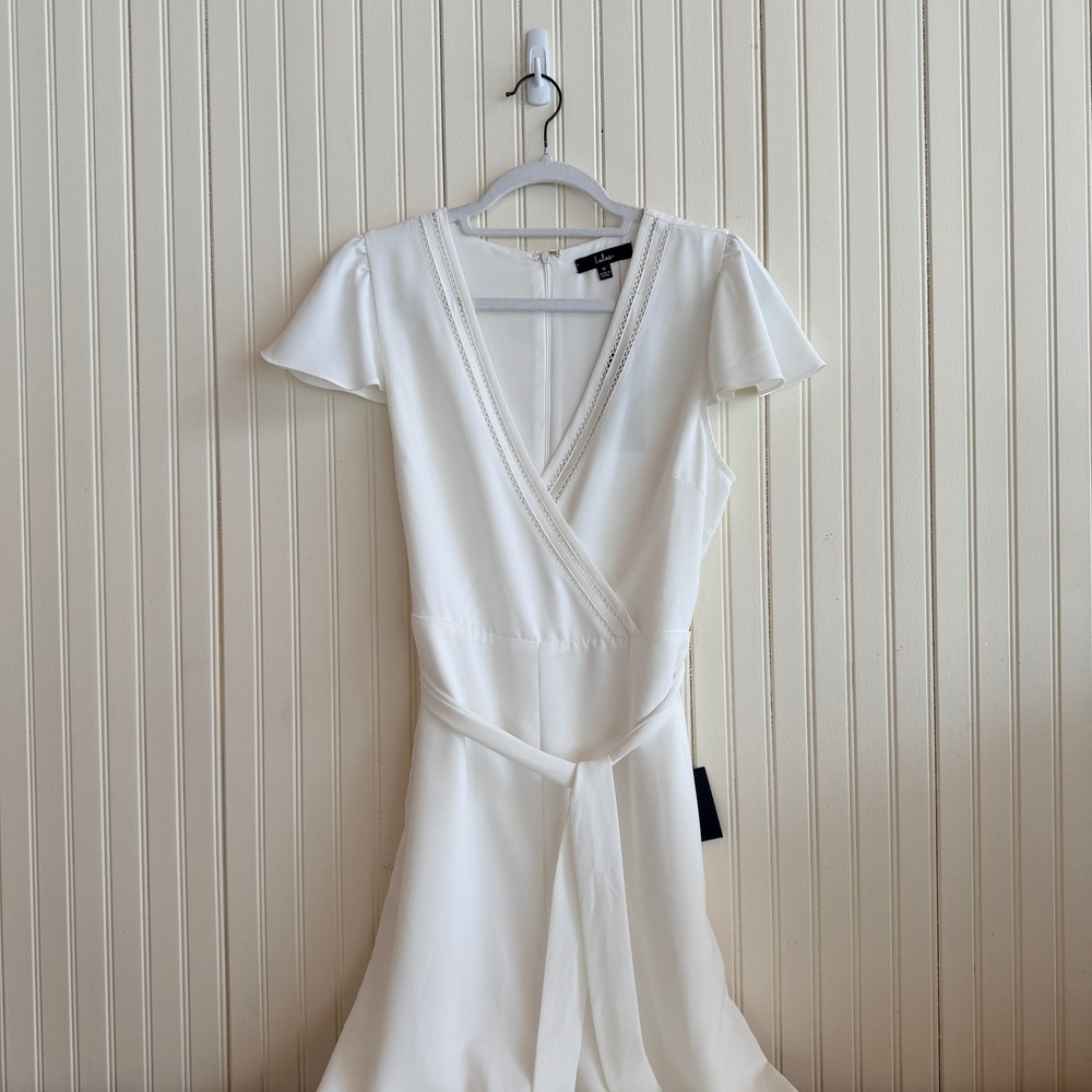 Lulus White Flutter Sleeve V‎ Neck Jumpsuit – NEW Elegant Minimal Chic - Size M